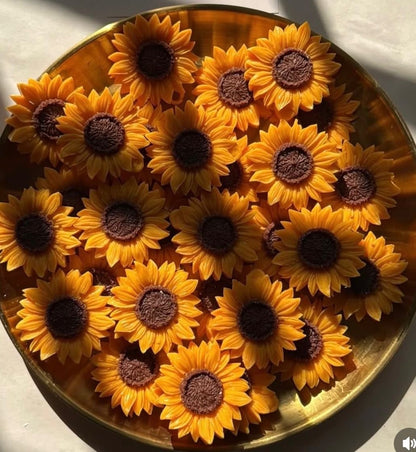Sunflower Floating Candle – Brighten Your Space with Blooming Warmth | CustomVilla